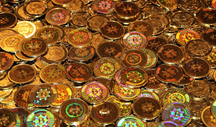 bitcoin hedging, bitcoin binary options, bitcoin volatility, altcoin trading