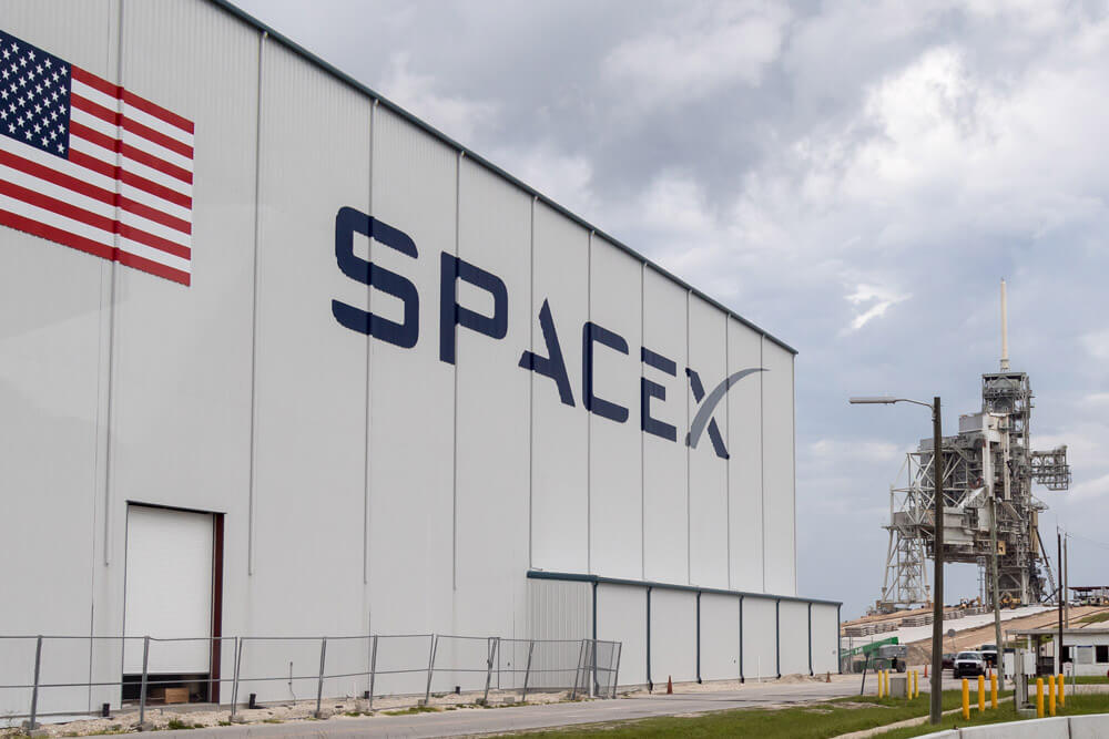 shutterstock_375998050-spacex