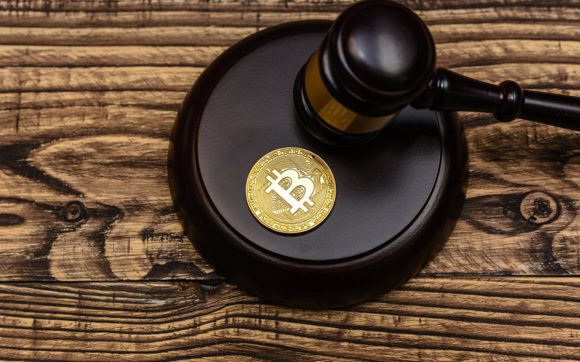 Cameron and Tyler Winklevoss of the Gemini Exchange in New York are suing early bitcoin investor Charlie Shrem for allegedly stealing roughly 5,000 BTC.