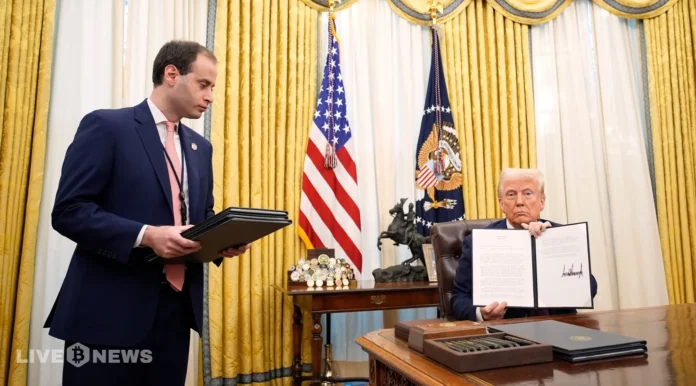 President_Trump_Signs_Executive_Order_on_Cryptocurrency_copy